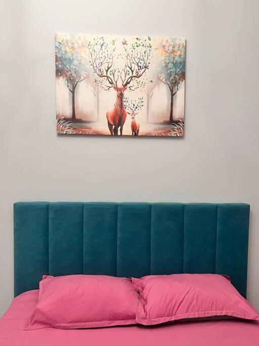 2-Х Комнатная В Золотом Квадрате Apartment Almaty Bagian luar foto